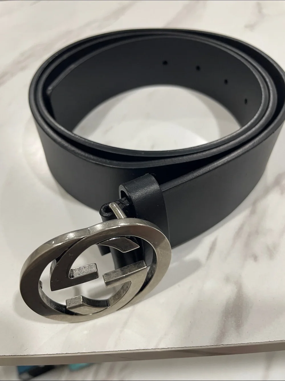 Gucci Black Leather Belt with Brushed Silver Interlocking-G Buckle